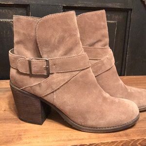BCBG suede leather boot size 9.5